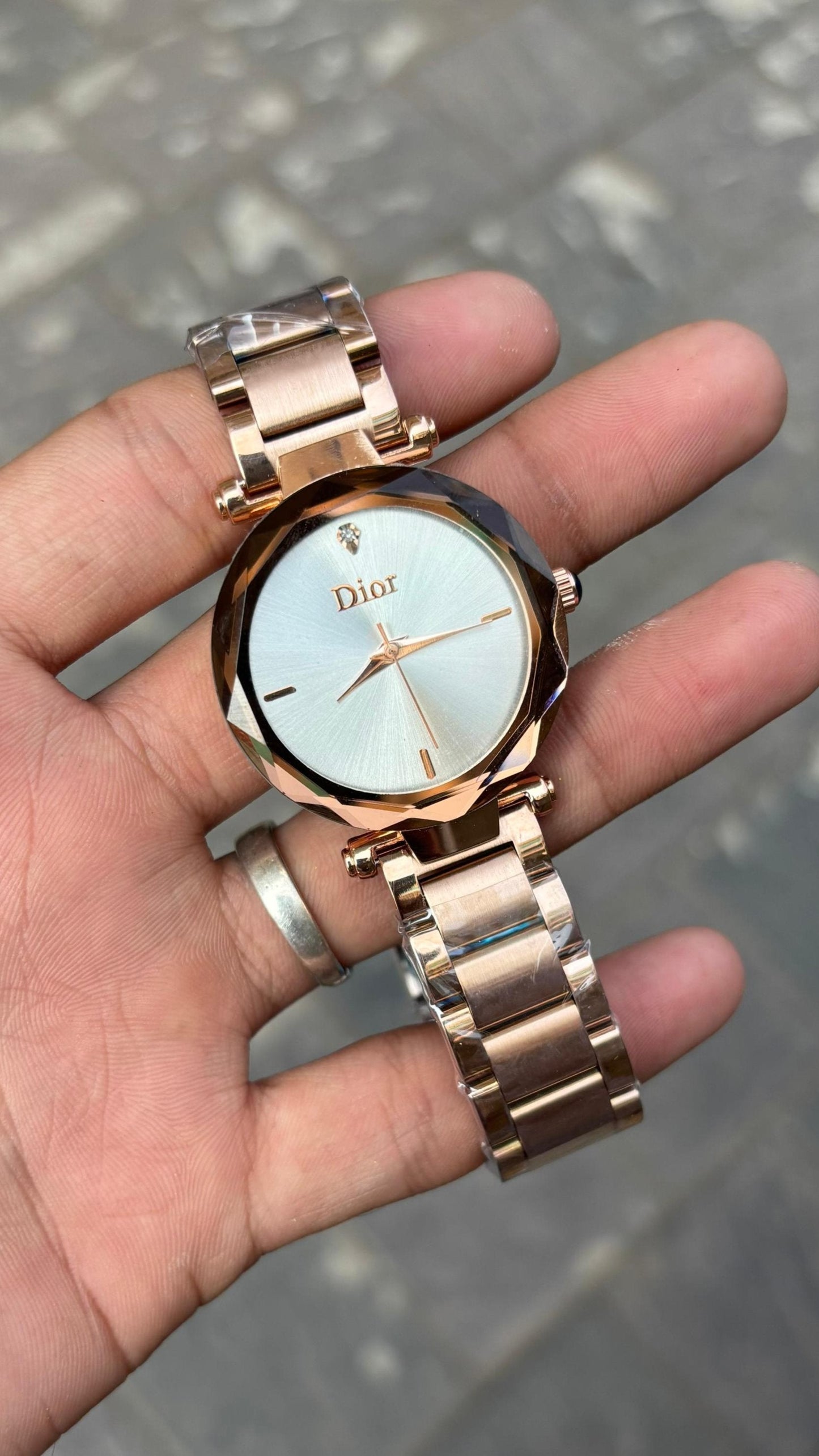 Dior Diamond Cut White Dial Metal Belt Womens Watch