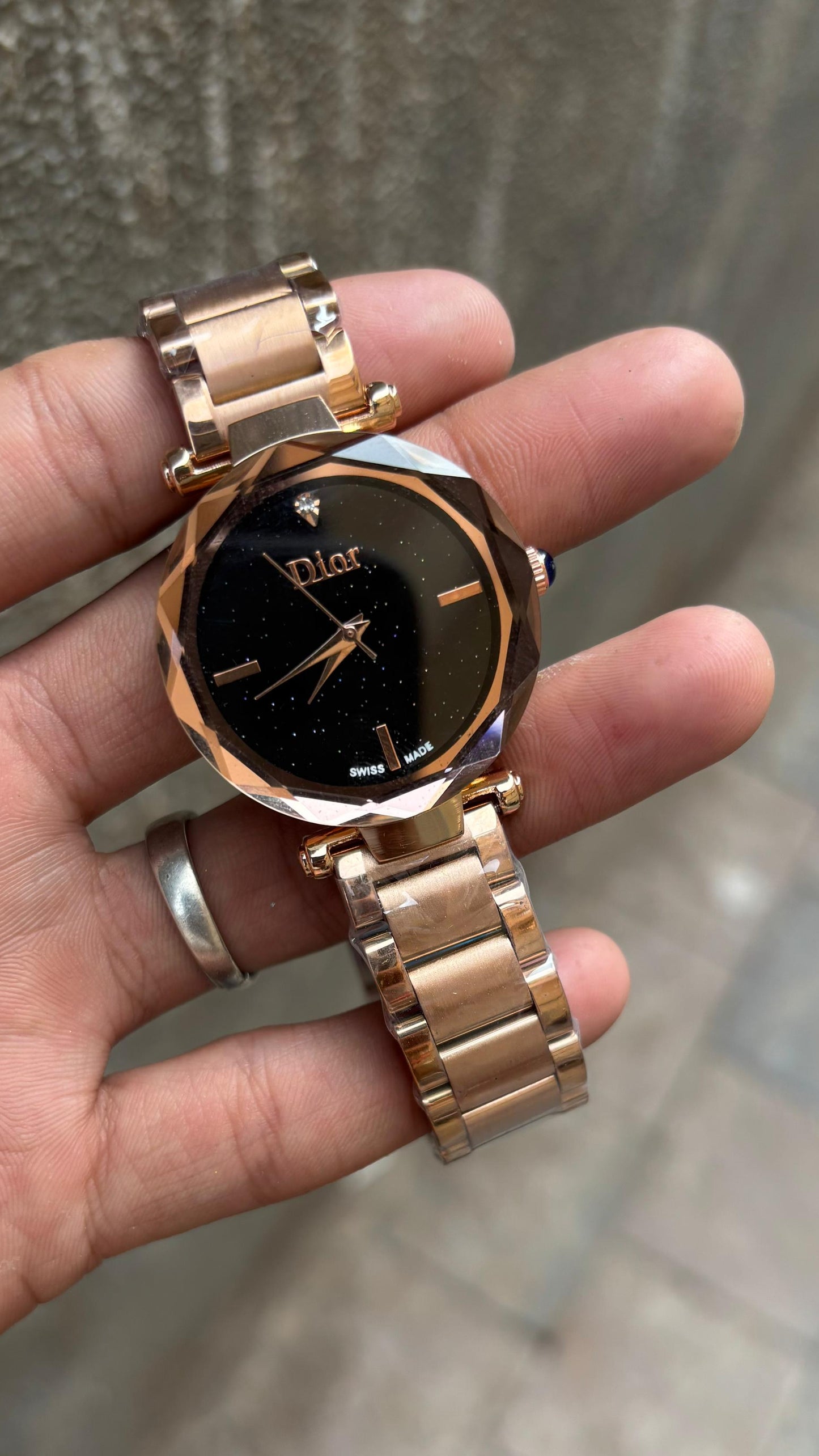 Dior Diamond Cut Black Dial Metal Belt Women's Watch