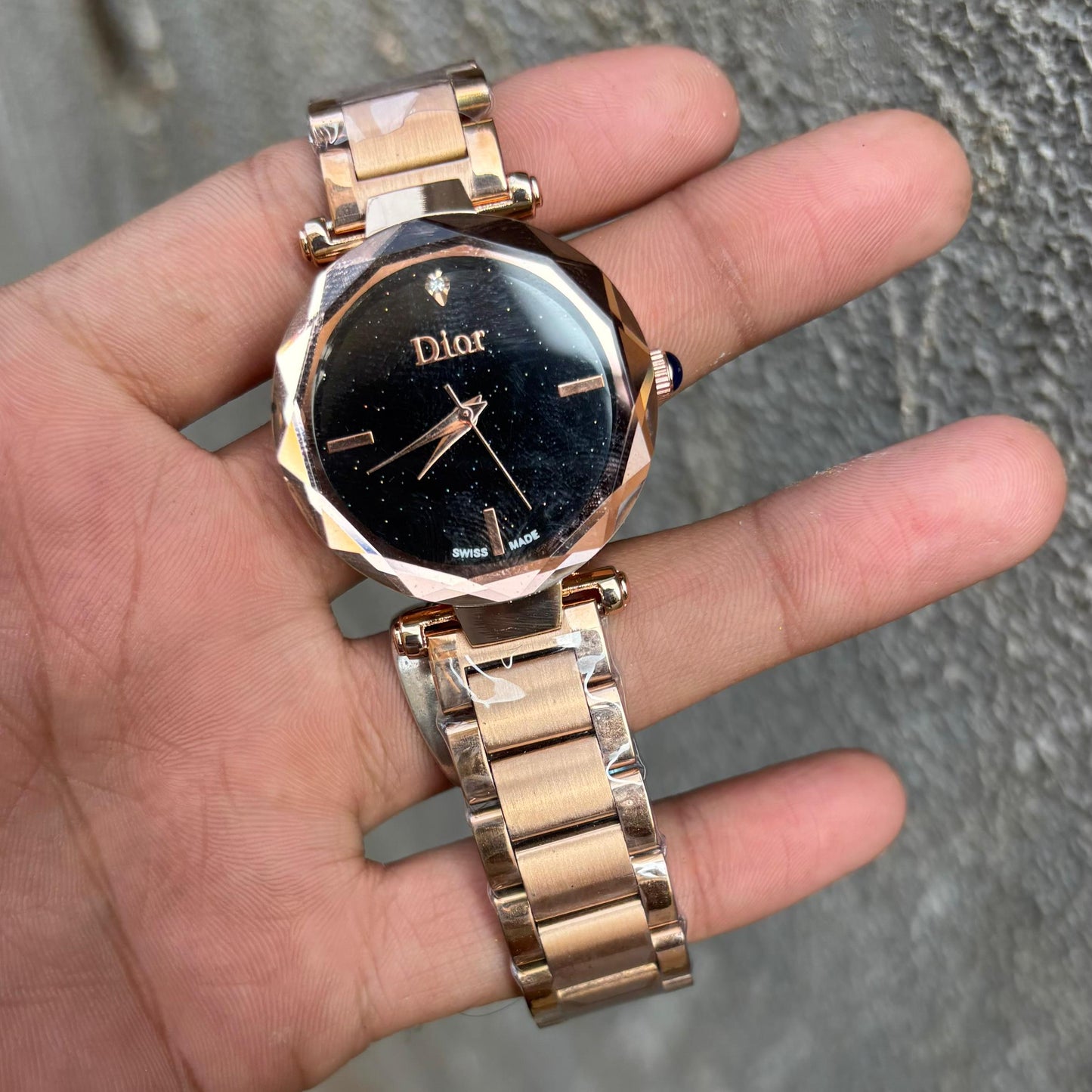 Dior Diamond Cut Black Dial Metal Belt Women's Watch
