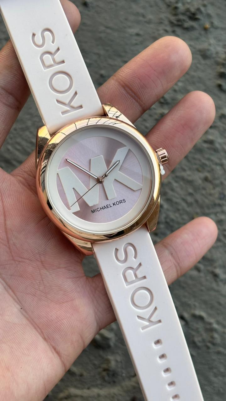 Michael kors Round LIght Pink Watch