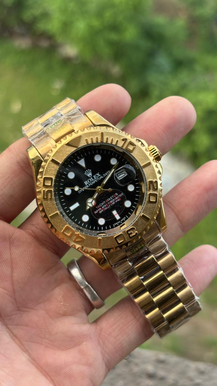 Rolex Yacht Master Black Dial Gold Metal Belt Men's Watch